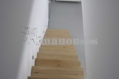 Ξύλινα σκαλοπάτια εσωτερικού χώρου