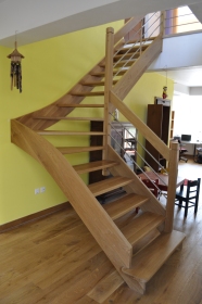 Γωνιακές σκάλες