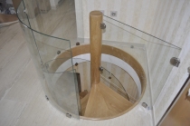 Γυάλινο κάγκελο