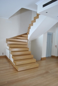 Ξύλινες εσωτερικές σκάλες