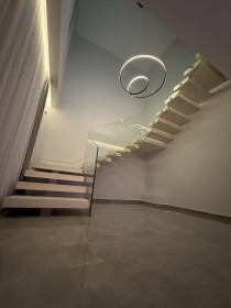 Ξύλινη σκάλα εσωτερικού χώρου