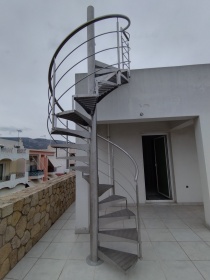 Ανοξείδωτη σκάλα