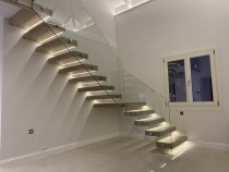 Γυάλινα κάγκελα εσωτερικού χώρου